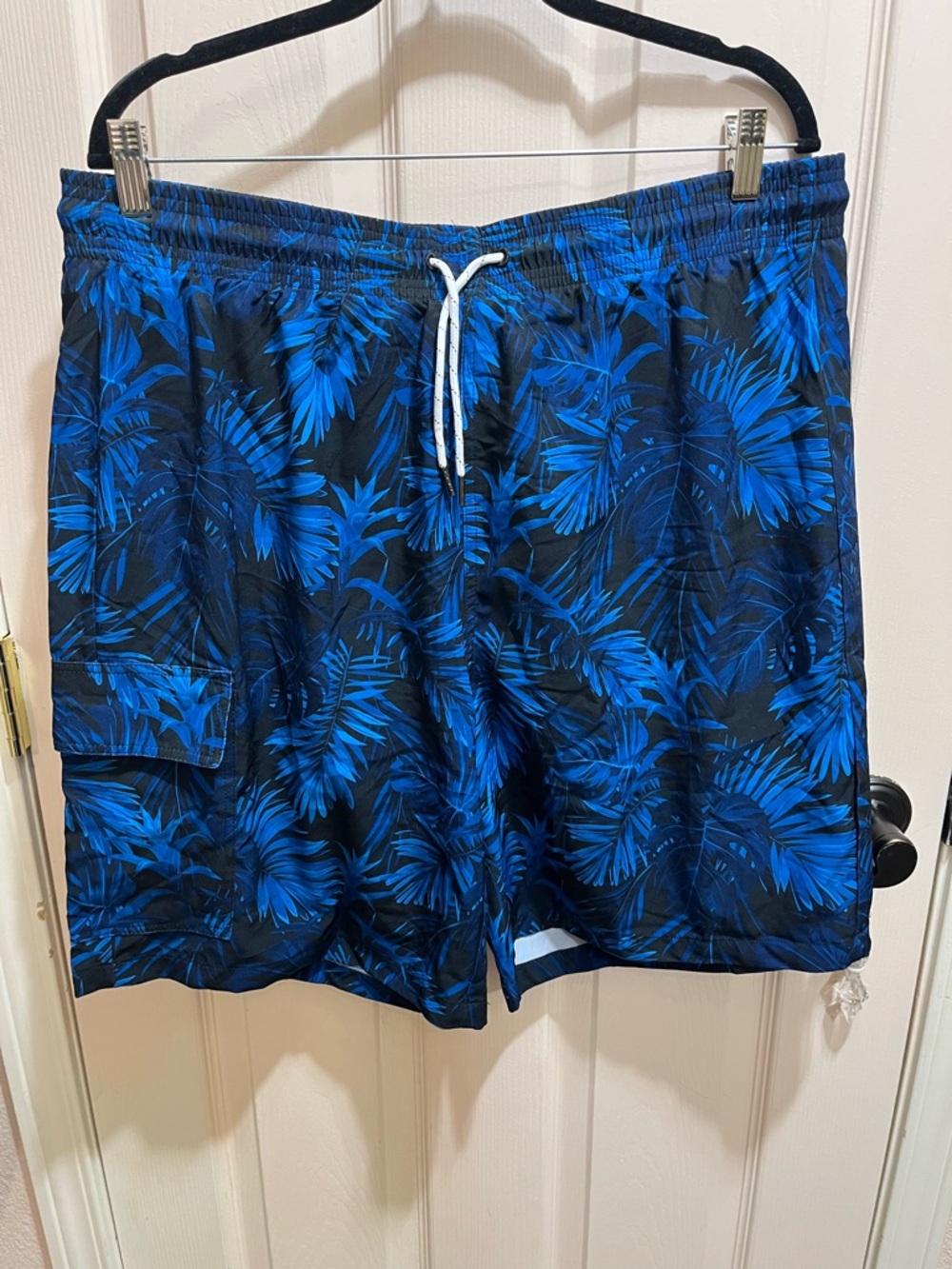 Men's Blue Tropical Print Swim Trunks